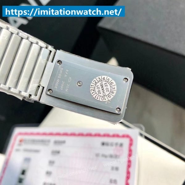 23991 原單狠貨 ,集所有 香 奈兒CHANEL經典元素於一體的 CODE COCO腕錶