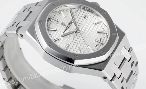 33841 ZF厰愛彼皇家橡樹,34mm,一體機芯,77350ST機械中性腕錶